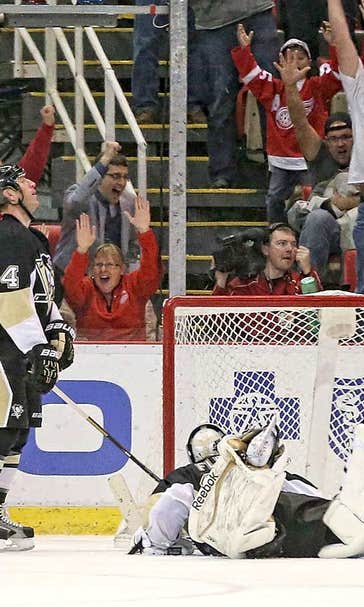 Alfredsson goal with 1 second left in OT lifts Wings over Penguins